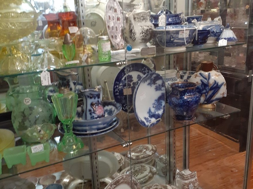 Beaman's Old & Gnu Antiques